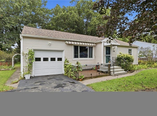 238 Bayway Drive, Webster, NY 14580
