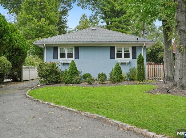 15 Lessing Road, West Orange, NJ 07052