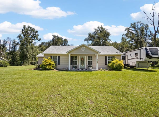 198 NE Gloriosa Lane, Lee, FL 32059