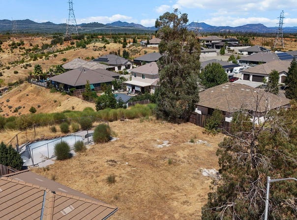 4846 Ferrington Court, Redding, CA 96003