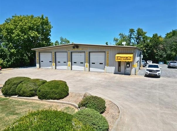 800 Lonnie Abbott Boulevard, Ada, OK 74820
