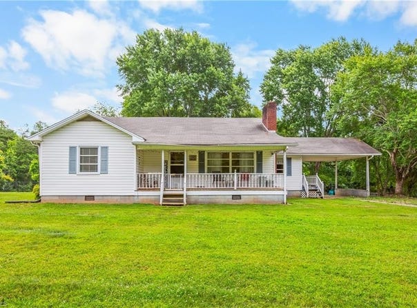 304 Armstrong Road, Pilot Mountain, NC 27041