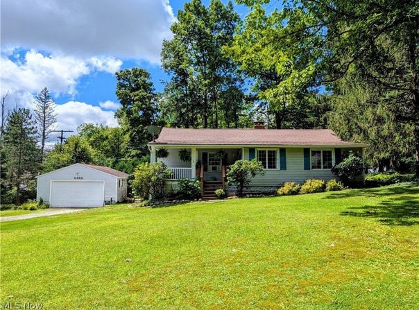 11650 Chestnutdale Road, Chardon, OH 44024