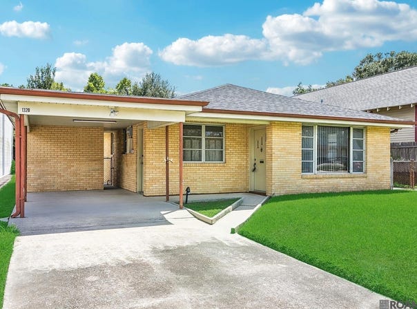 1320 Friedrichs Street, Gretna, LA 70053