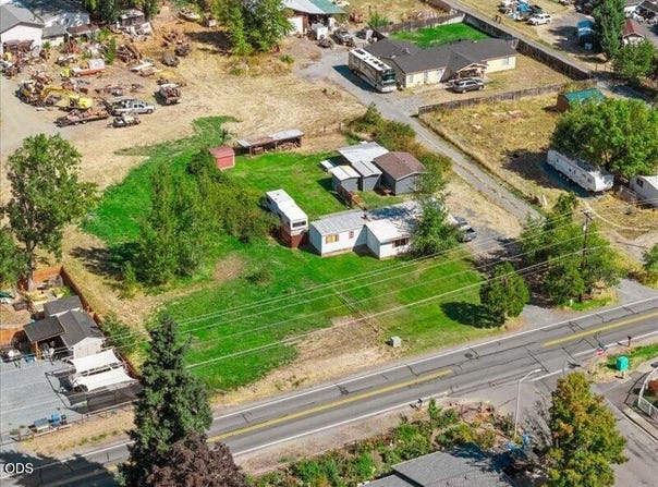 2716 Leonard Road, Grants Pass, OR 97527