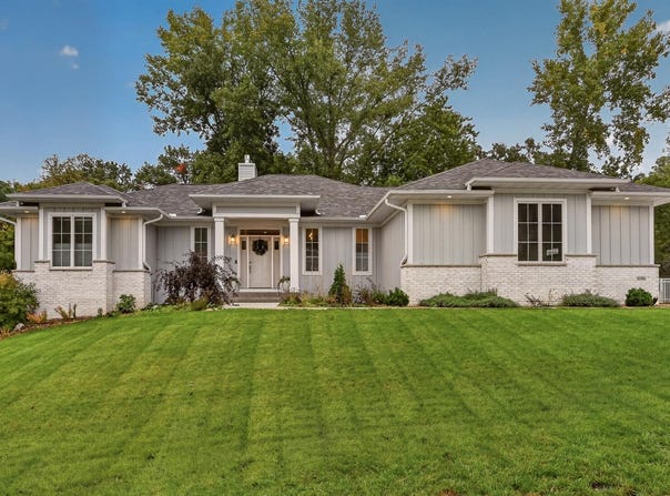 4184 Stone Point Drive NE, Rochester, MN 55906
