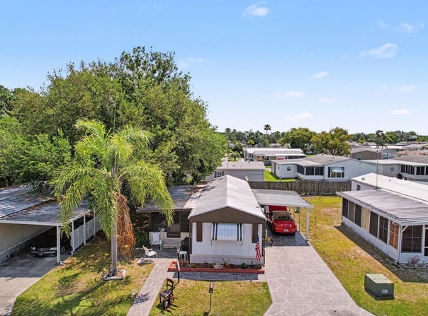 70 Los Palms Dr., Auburndale, FL 33823