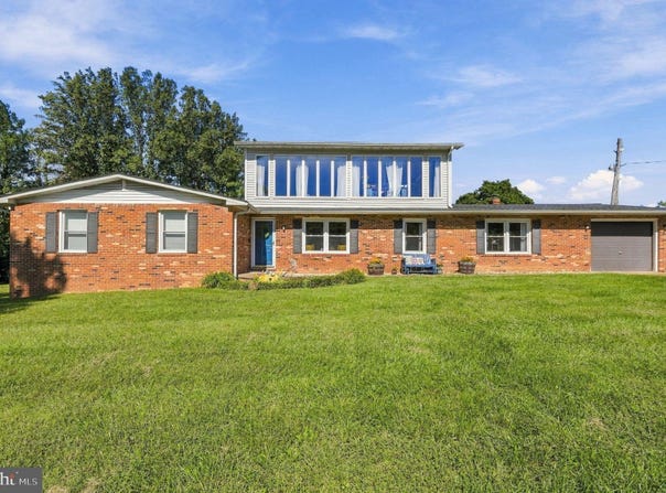 267 AARON MOUNTAIN Road, CASTLETON, VA 22716