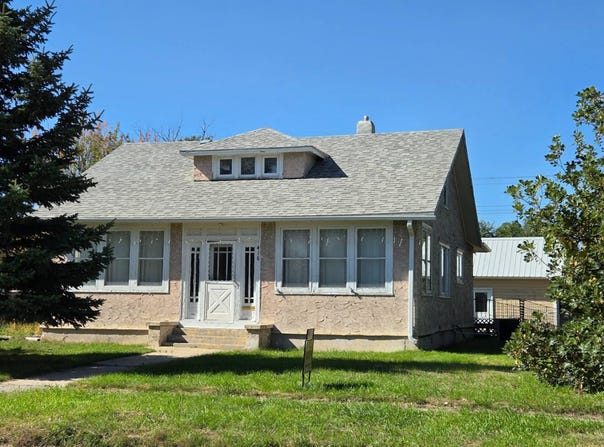 416 N Main St, Gordon, NE 69343