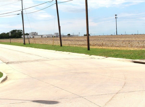 E 3rd St, Hillsboro, KS 67063