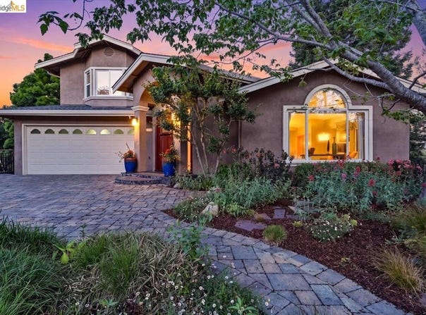 18100 De Souza Pl, Castro Valley, CA 94546