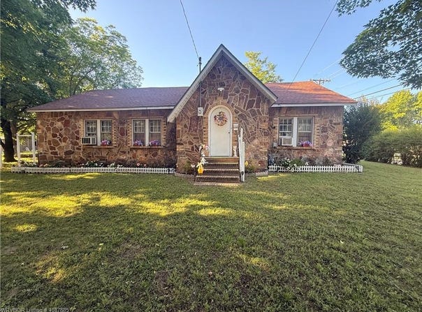 1102 School ST, Ozark, AR 72949