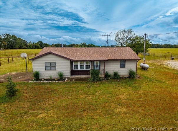 7450 State Hwy 7, Roach, MO 65787