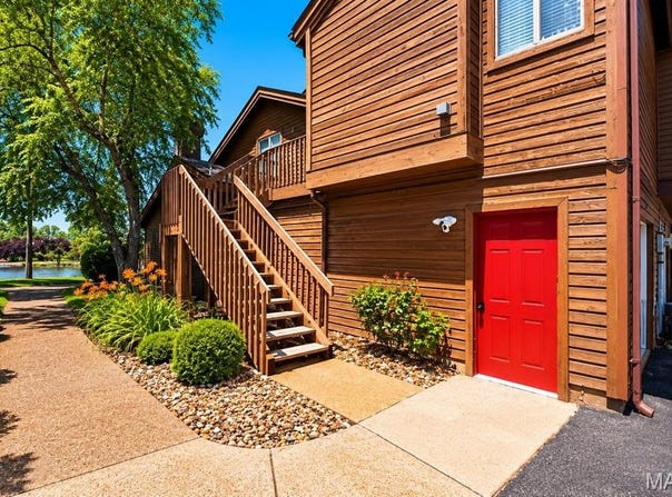 704 Hemingway Lane, Weldon Spring, MO 63304