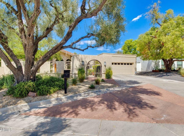 2412 E SOLANO Drive, Phoenix, AZ 85016