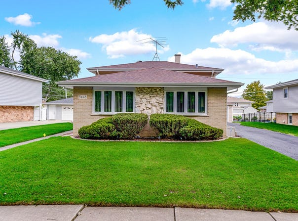 5448 139th Street, Crestwood, IL 60418