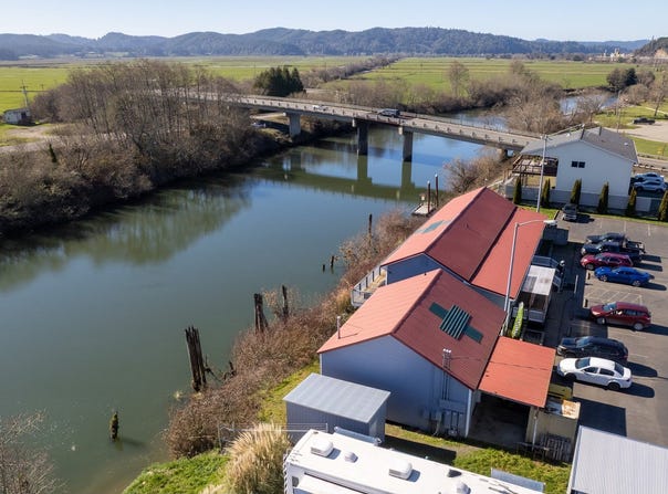 751 W RIVERSIDE Dr, Coquille, OR 97423