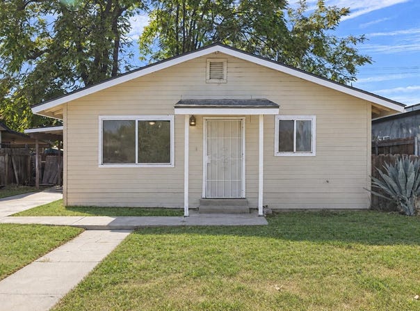 535 N Mirage Avenue, Lindsay, CA 93247