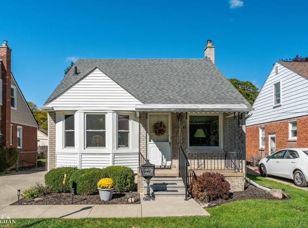 20845 Sunnydale Street, Saint Clair Shores, MI 48081
