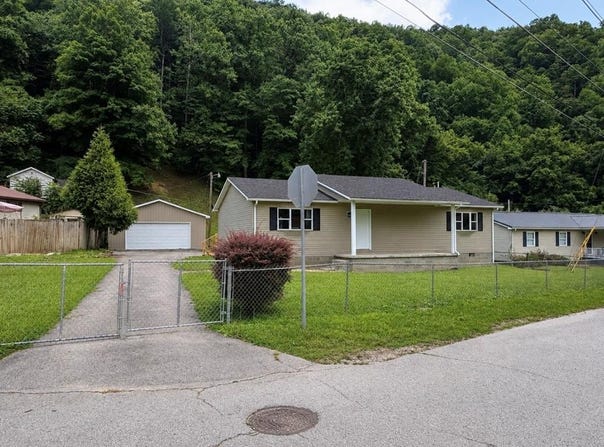 48 Beech Nut, Matewan, WV 25678