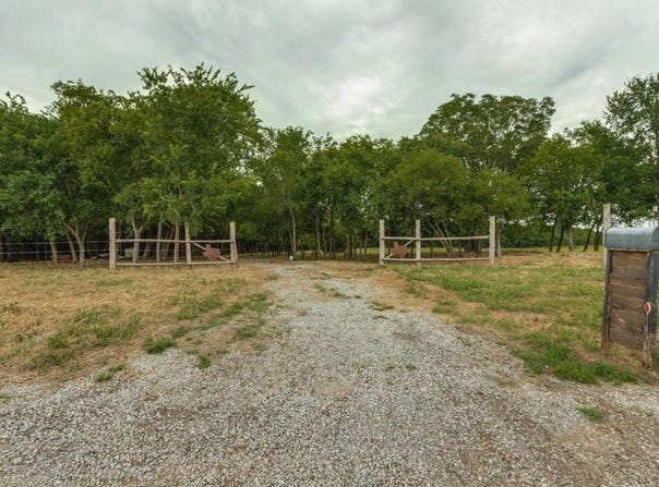 3805 County Rd, Wolfe City, TX 75496