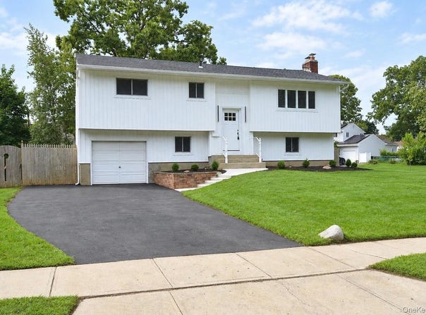 41 Bethany Drive, Commack, NY 11725