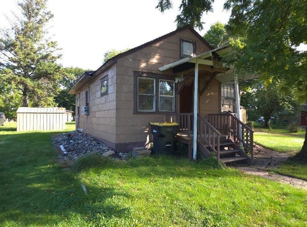 206 E Depue Avenue, Olivia, MN 56277