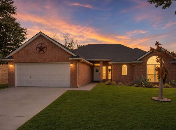1808 Estates Drive, Mansfield, TX 76063