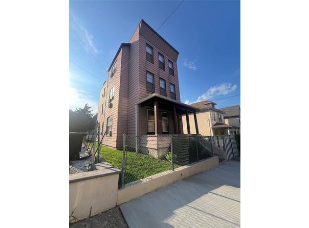 63 Crescent Place, Yonkers, NY 10704