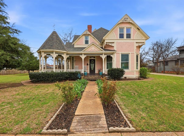 306 E Tarrant Street, Bowie, TX 76230
