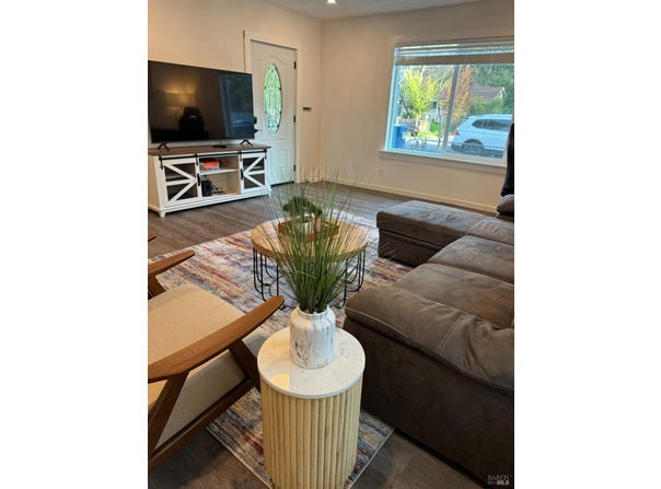 674 Willow Avenue, Ukiah, CA 95482