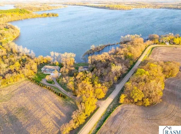 22083 Lake Francis Road, Elysian, MN 56028