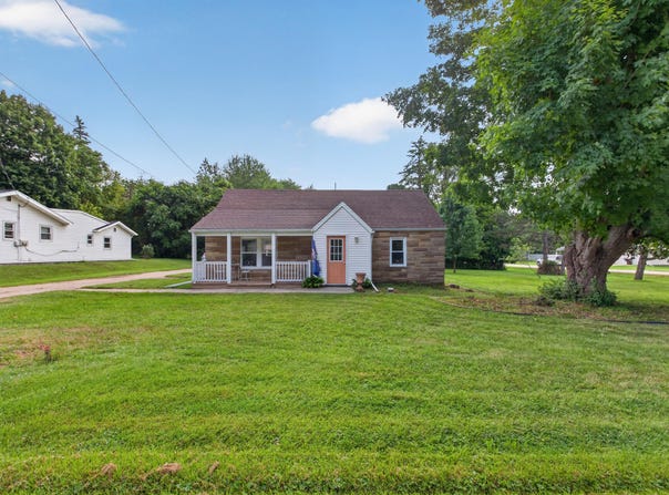 221 Teft Road, Spring Arbor, MI 49283