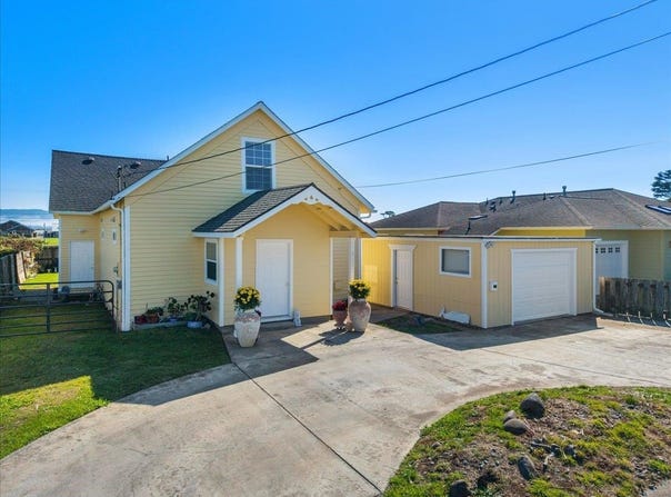 237 3rd Street, Crescent City, CA 95531