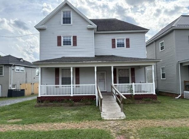 118 N Wills Ave, Covington, VA 24426
