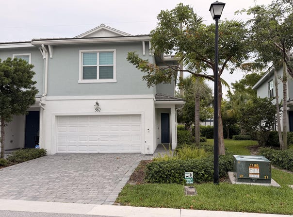 562 PARSONS Way, Deerfield Beach, FL 33442