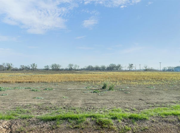 536 NW River Rd, Martindale, TX 78655