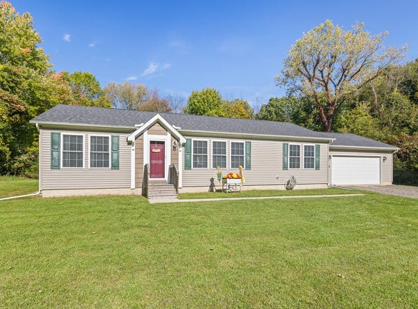9490 Glenn Road, Grass Lake, MI 49240