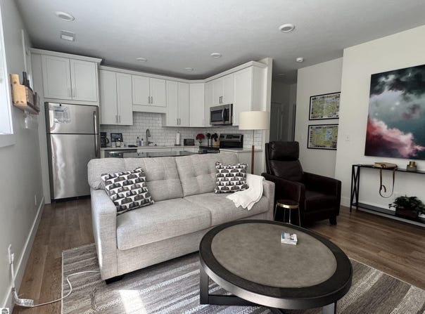 135 E EIGHTH #3, TRAVERSE CITY, MI 49684