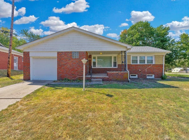 7417 E lincoln, Wichita, KS 67207