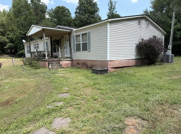 690 Mann Rd, HOLLOW ROCK, TN 38342