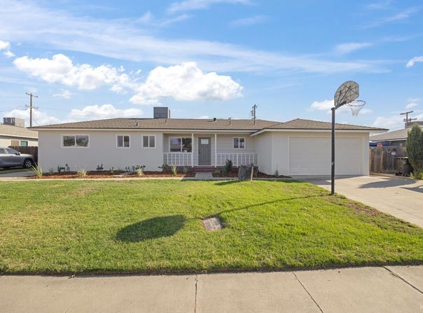 1075 Cypress Lane, Lemoore, CA 93245
