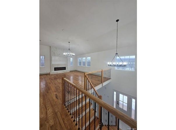 470 State Route 211, Cuddebackville, NY 12729