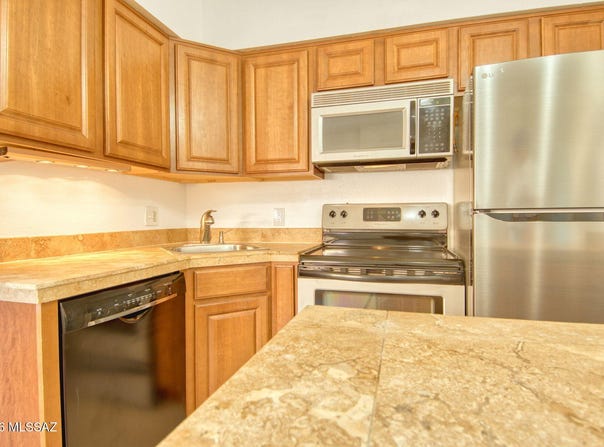 1810 E Blacklidge Drive, Tucson, AZ 85719