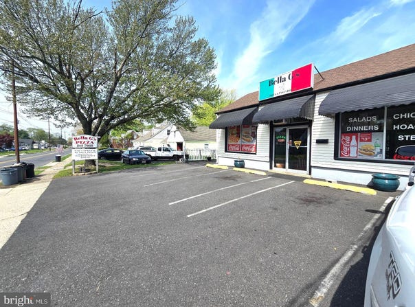527 E BROWNING Road, BELLMAWR, NJ 08031