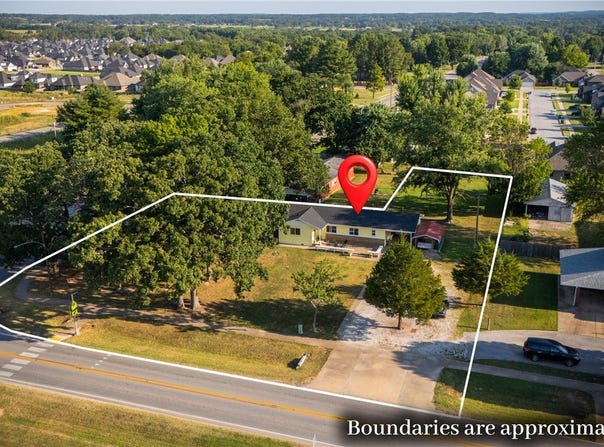 612 W Pickens Road, Pea Ridge, AR 72751