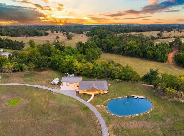 8800 Fred Austin Rd, Decatur, AR 72722
