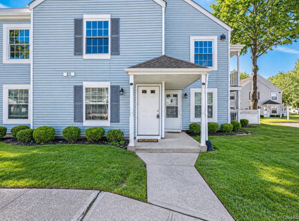 147 Fairview Circle, Middle Island, NY 11953