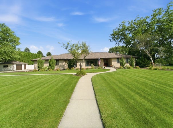 5794 E 107th Place, Crown Point, IN 46307