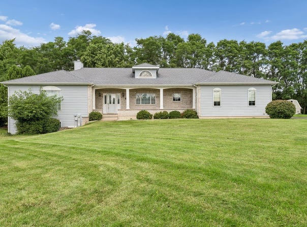 W5570 Double Drive, Walworth, WI 53184